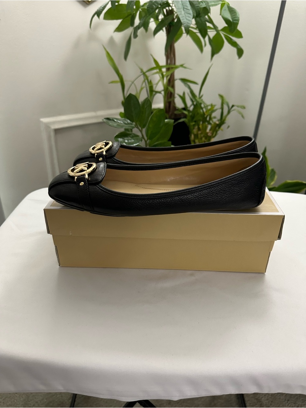 Michael Kors Black Leather Logo Moccasin Flats with Gold MK Emblem - Picture 4 of 8